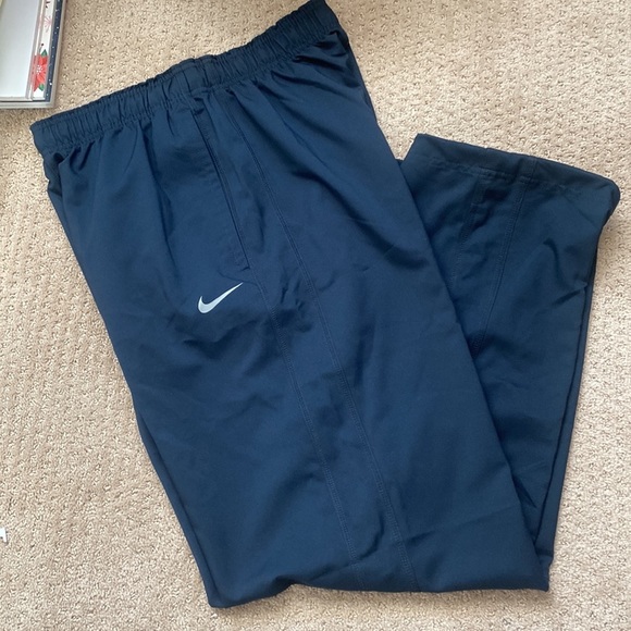 Men’s Nike joggers - Picture 5 of 9